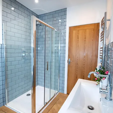 Lola'S Loft With Lake Views - Central Bowness - Pet Friendly Esterno foto