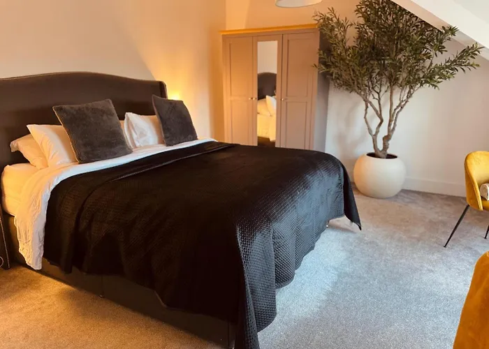 Lola\'S Loft With Lake Views - Central Bowness - Pet Friendly