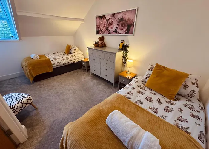 Lola\'S Loft With Lake Views - Central Bowness - Pet Friendly