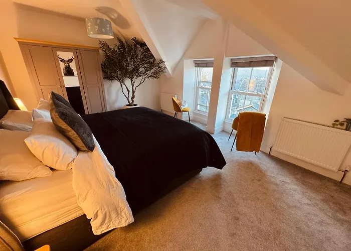 Lola\'S Loft With Lake Views - Central Bowness - Pet Friendly